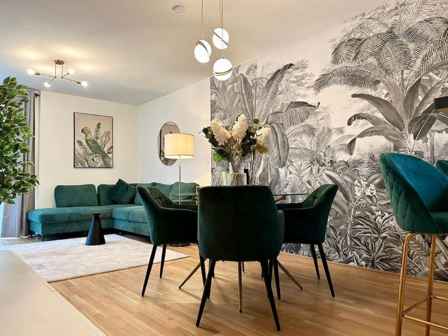 Balcony Apartment I 50 M² I Near City Center Вена Экстерьер фото