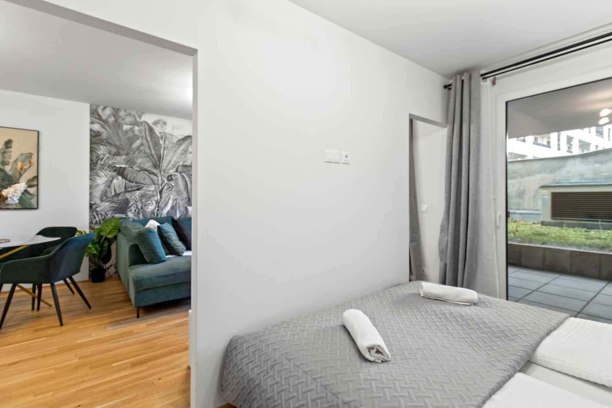 Balcony Apartment I 50 M² I Near City Center Вена Экстерьер фото