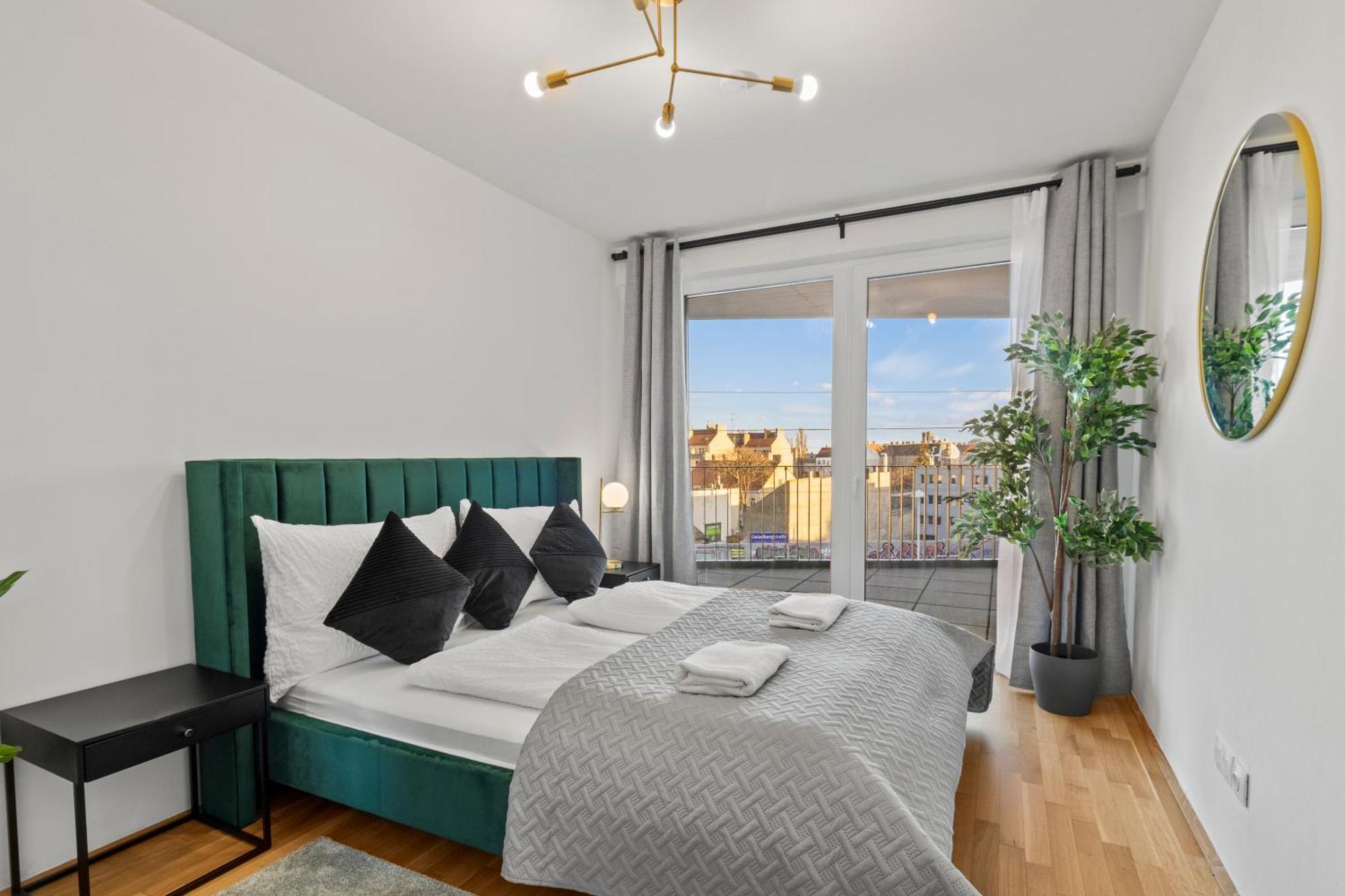 Balcony Apartment I 50 M² I Near City Center Вена Экстерьер фото
