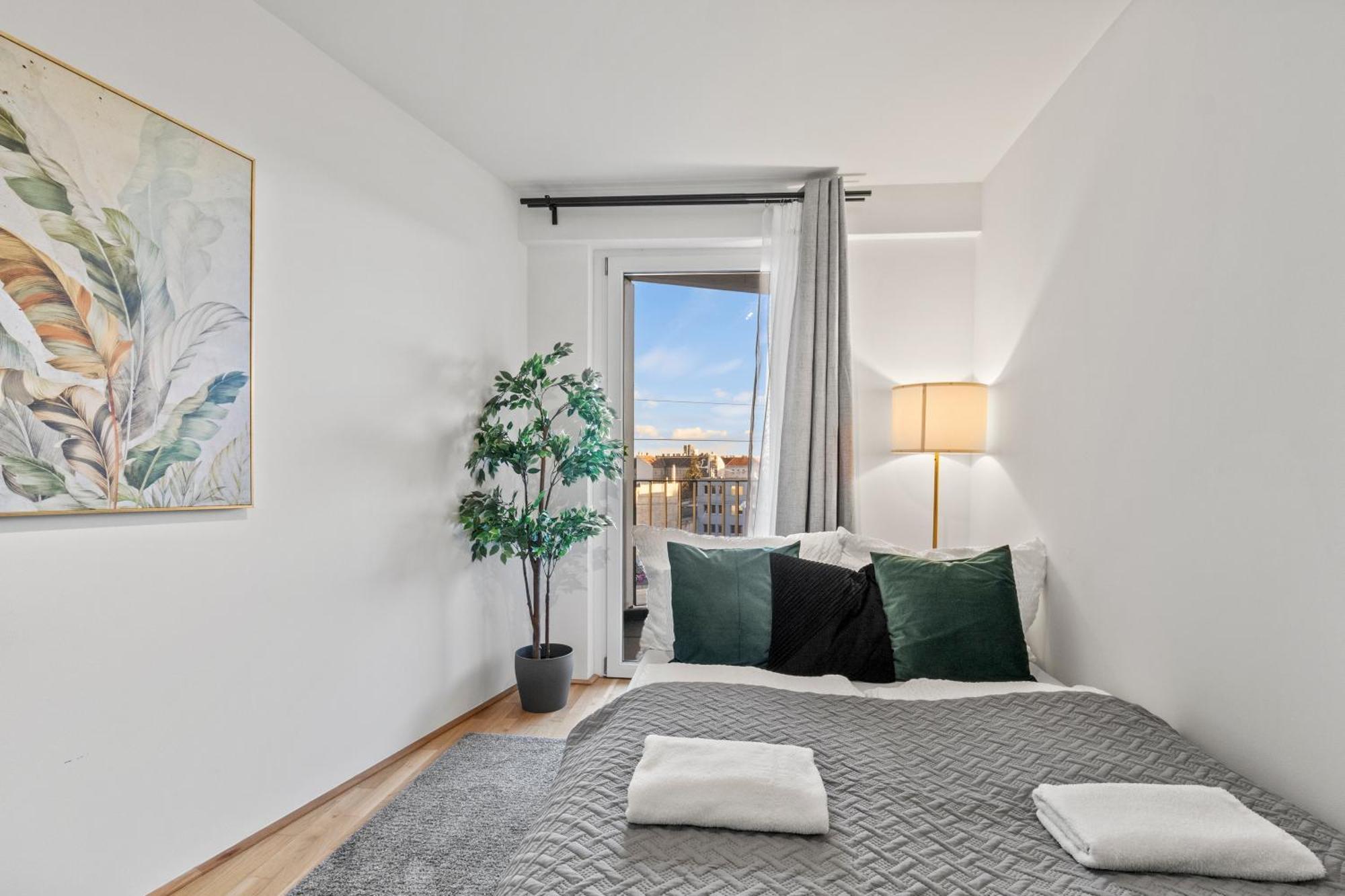 Balcony Apartment I 50 M² I Near City Center Вена Экстерьер фото