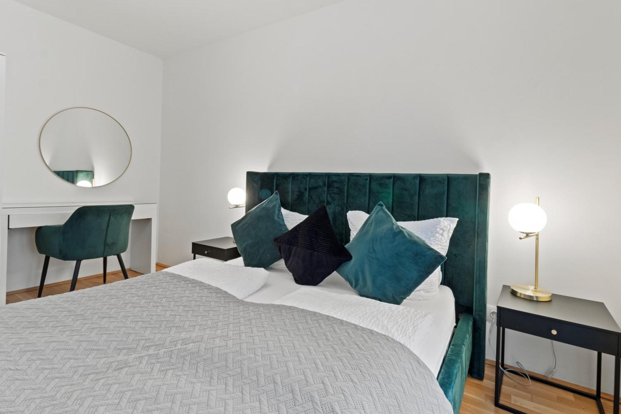 Balcony Apartment I 50 M² I Near City Center Вена Экстерьер фото
