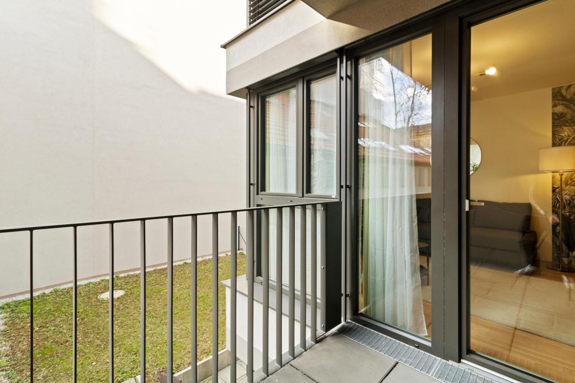 Balcony Apartment I 50 M² I Near City Center Вена Экстерьер фото
